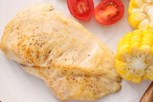 鸡胸肉可以炖汤吗 当然是可以的 鸡胸肉可以炖汤吗 当然是可以的