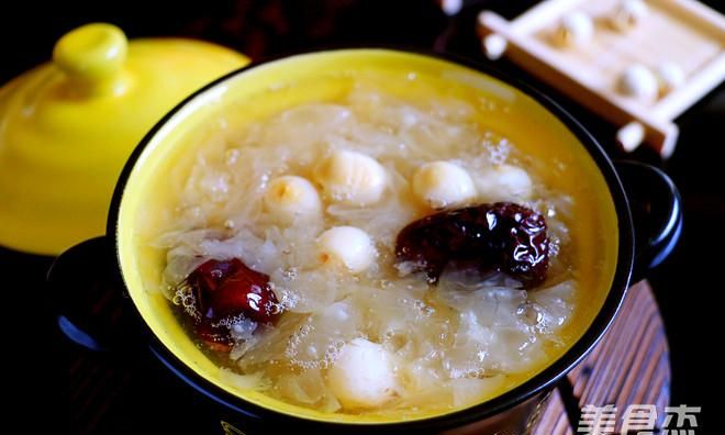 煮了冰糖银耳莲子羹时能加水吗