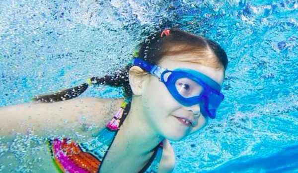 游泳的技巧与方法视频教程,学游泳视频教程初学者 入门技巧憋气图7
