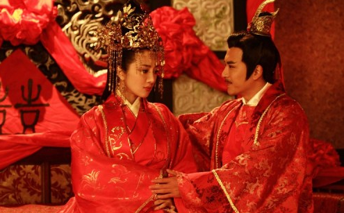 铺床四言八句顺口溜,进新房铺床四言八句图1