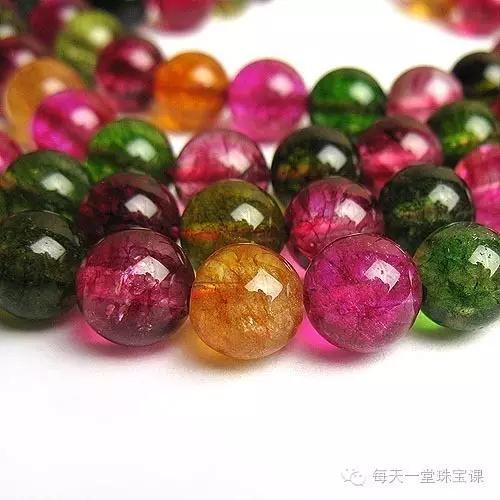 我对天然水晶饰品的认识（天然水晶清凉又美丽）(9)