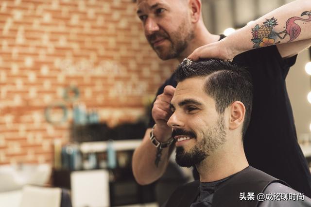 男生怎么和理发师描述自己要求(男生怎么跟理发师描述自己想要的发型)(图3) 男生怎么和理发师描述自己要求(男生怎么跟理发师描述自己想要的发型)(图3)