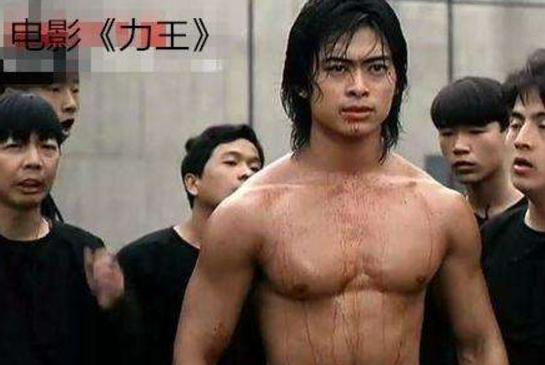 成龙的师父和李小龙是好友，是樊少皇的父亲，今76岁风采不减当年