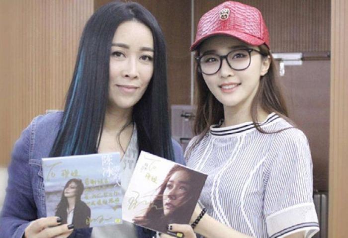 她是那英的得意门生,走红后抛弃丈夫,真实身份难以接受