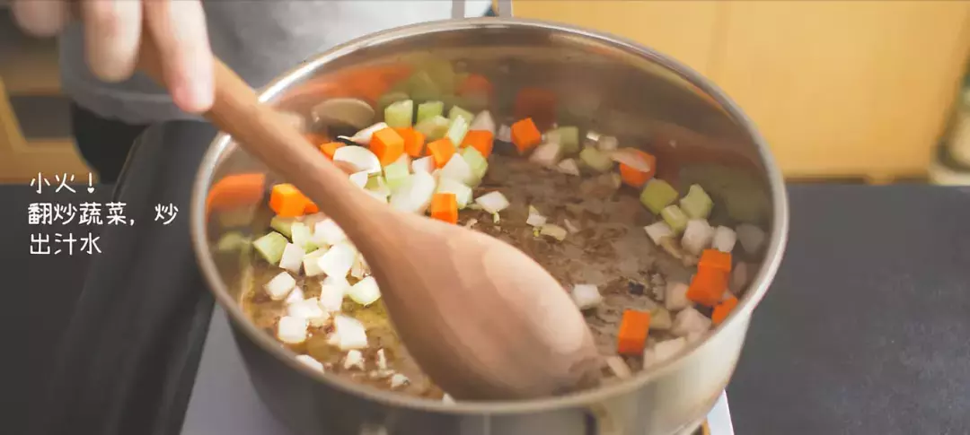 自制牛排酱汁 简单做法（秘制牛排酱汁的制作方法）