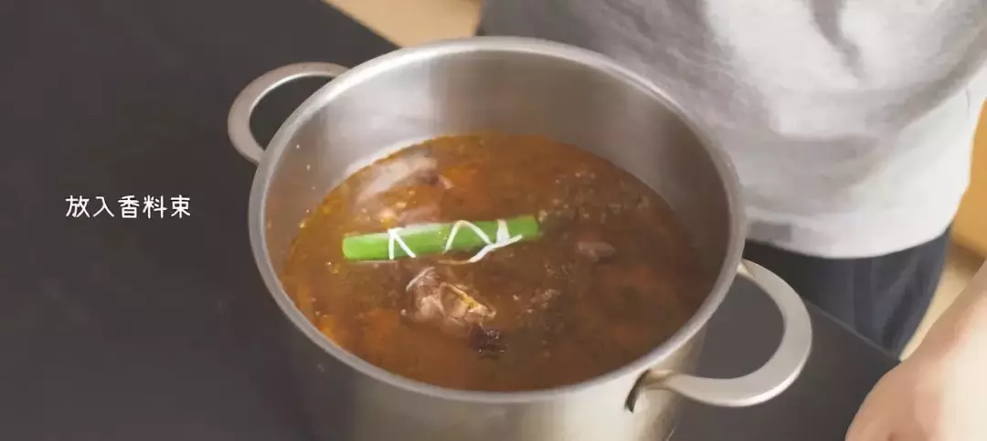 自制牛排酱汁 简单做法（秘制牛排酱汁的制作方法）