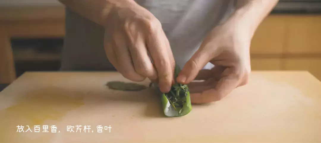 自制牛排酱汁 简单做法（秘制牛排酱汁的制作方法）
