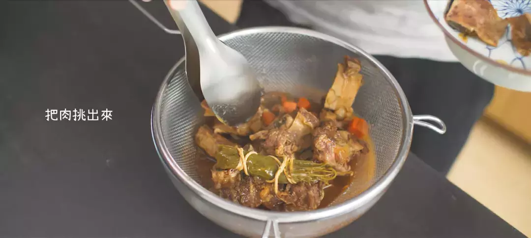 自制牛排酱汁 简单做法（秘制牛排酱汁的制作方法）