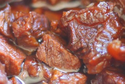 ​家常炖牛肉一般放什么调料（炖牛肉用料太多）