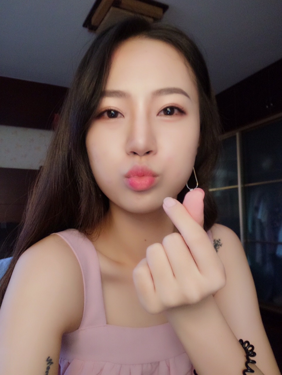 女孩子开什么店投资小：女生开什么店投资小利润多