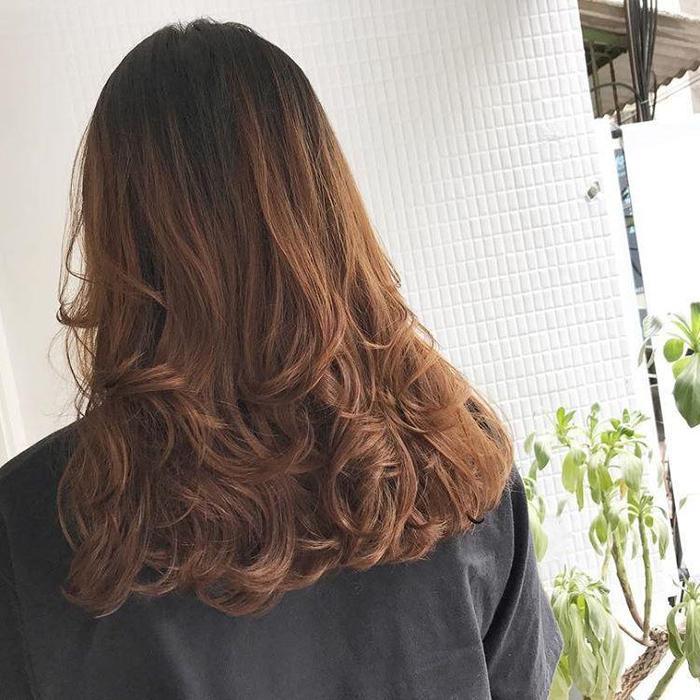 发尾烫微卷,年轻又时尚的卷发发型