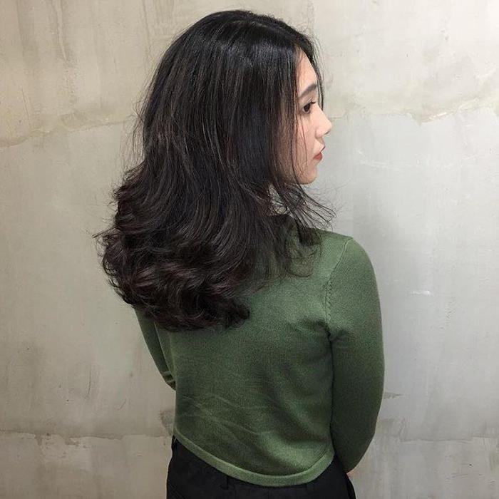 发尾烫微卷,年轻又时尚的卷发发型