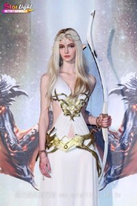 ​美的让人窒息！精灵模特超美！还记得天天向上的丹麦女神吗？和savanna blade