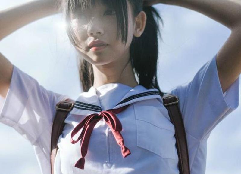 敞开的孕妇衣服生孩子