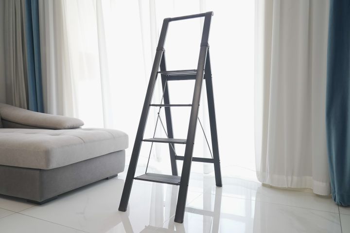 人字梯哪个品牌质量好（邦先生人字形家用折叠梯介绍）