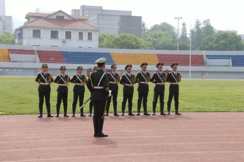 南京人民武装学院属于几本？南京人民武装学院袁海涛-第1张图片-